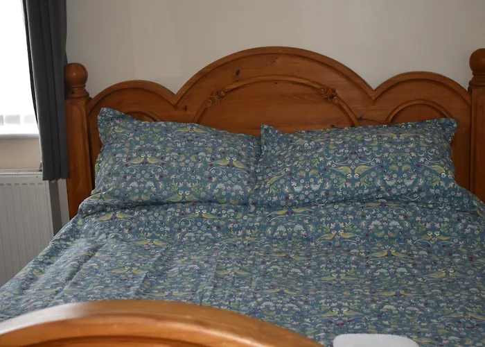 4 Woodyard Cottages, 2 Bedroom With Free Parking.