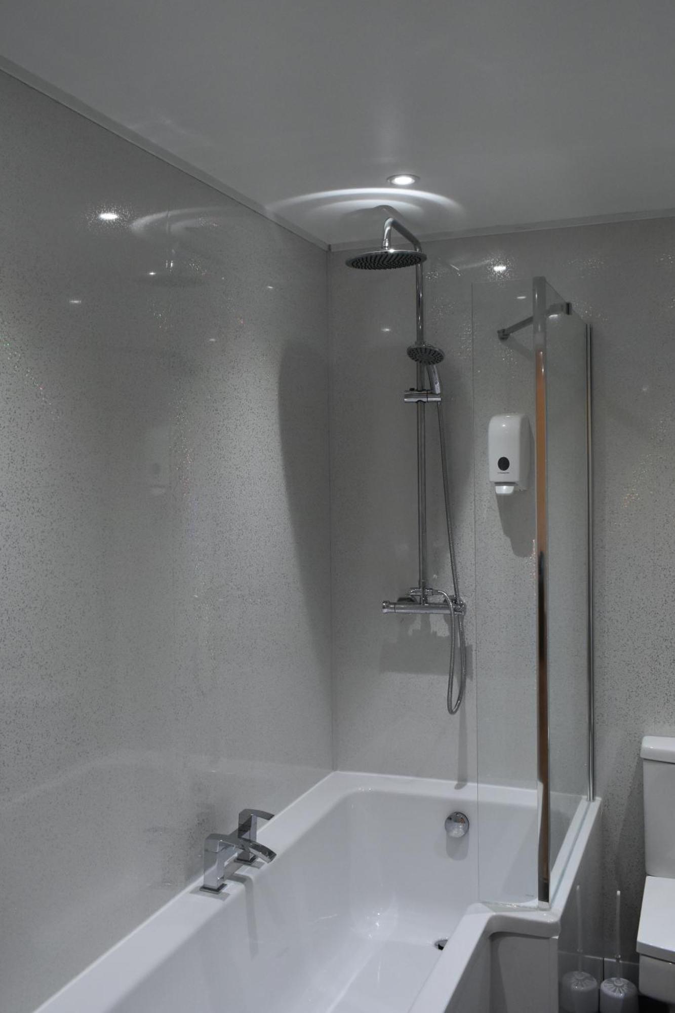 4 Woodyard Cottages, 2 Bedroom With Free Parking. Апартаменты
