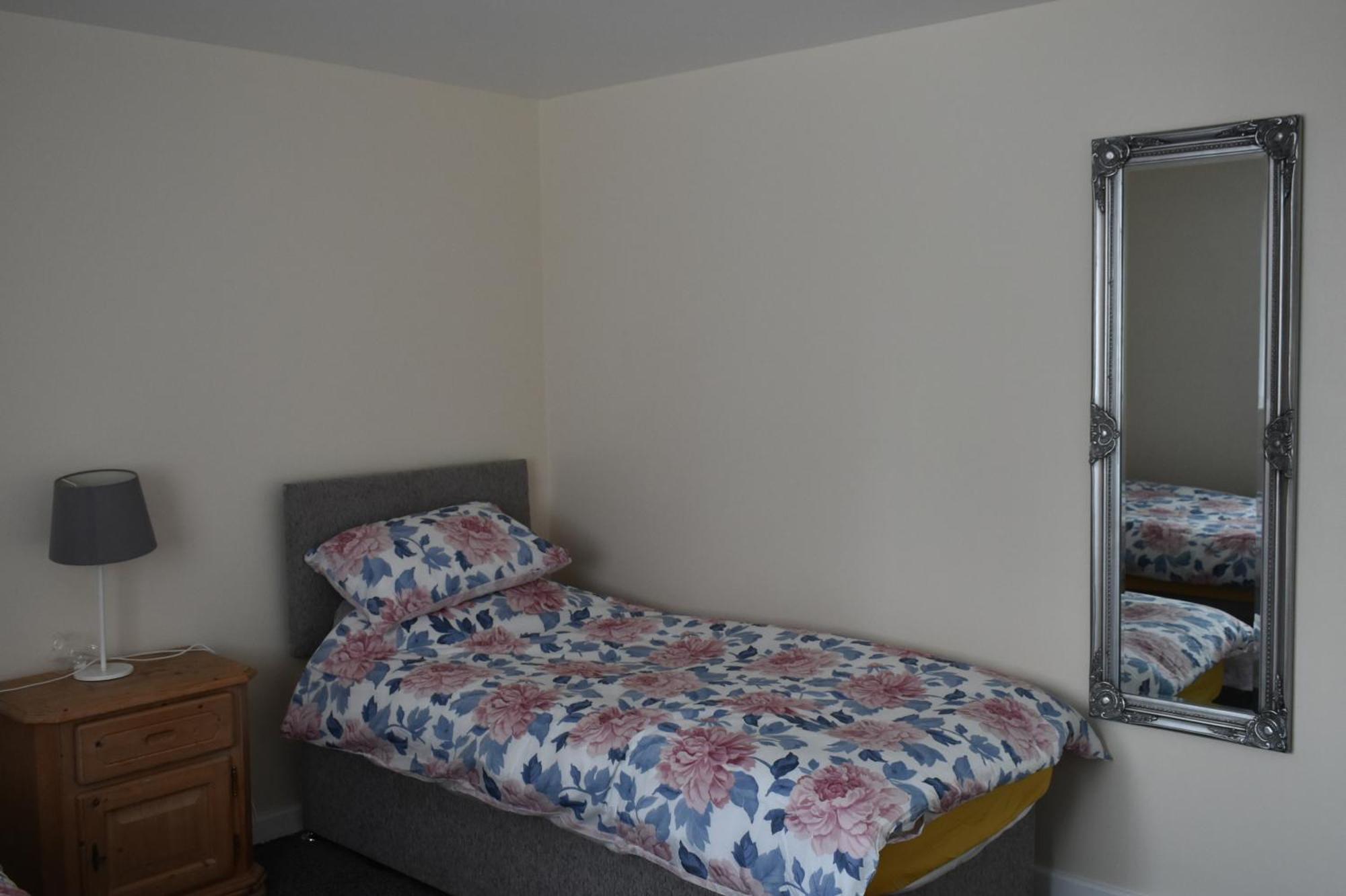Апартаменты 4 Woodyard Cottages, 2 Bedroom With Free Parking. Long Sutton (Lincolnshire)